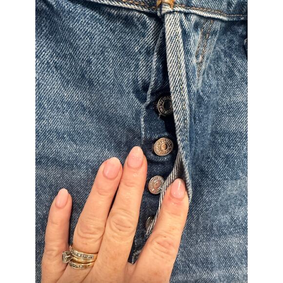 NWOT Levi’s 501 Embroidered Denim Shorts Size 32 - Picture 5 of 7